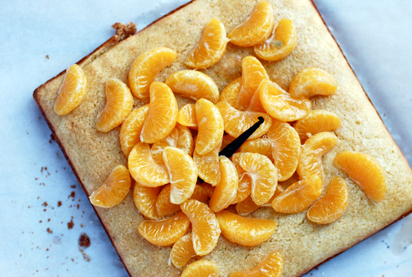 vanilla citrus cornmeal cake with poached clementines // brooklyn supper