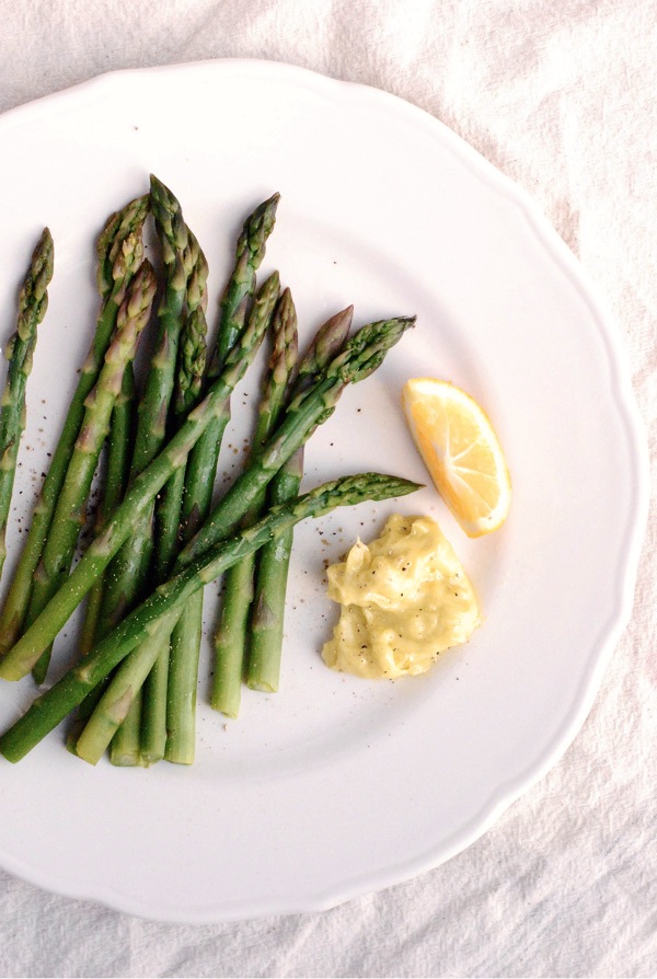 asparagus with meyer lemon aioli // brooklyn supper