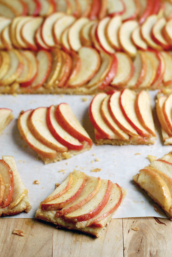 brown butter apple tart with cornmeal crust // brooklyn supper