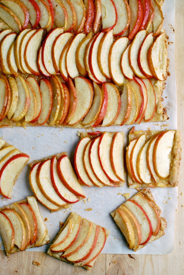 brown butter apple tart with cornmeal crust // brooklyn supper