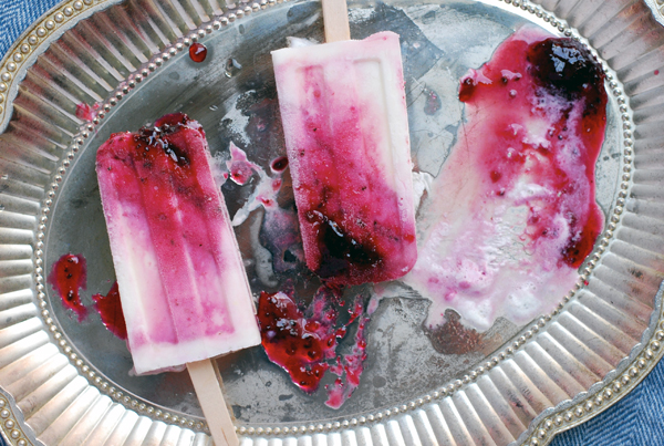 berry buttermilk popsicles // brooklyn supper