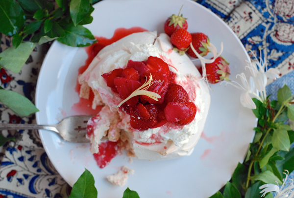 honeysuckle strawberry pavlovas // brooklyn supper