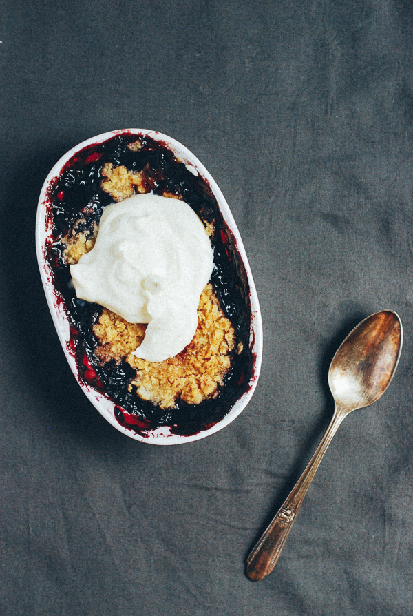 blackberry blueberry crisp with vanilla bean whipped cream // brooklyn supper