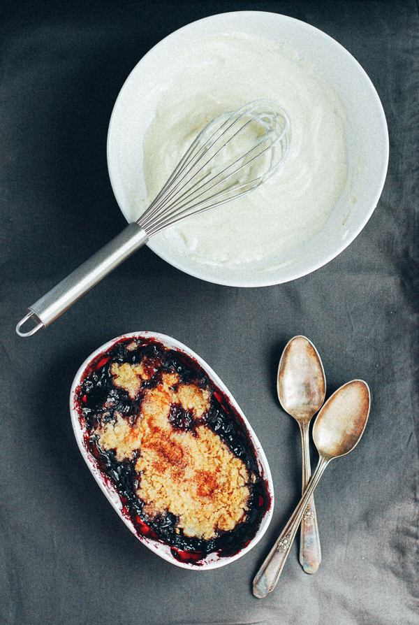 blackberry blueberry crisp with vanilla bean whipped cream // brooklyn supper