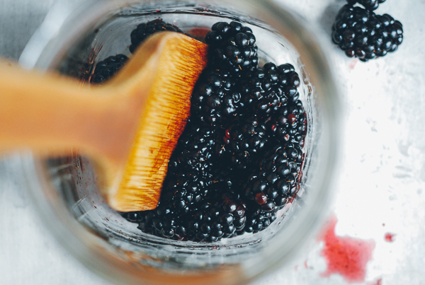 blackberry shrub cocktails // brooklyn supper