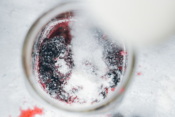 blackberry shrub cocktails // brooklyn supper