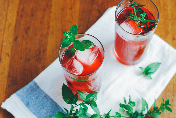 blackberry shrub cocktails // brooklyn supper