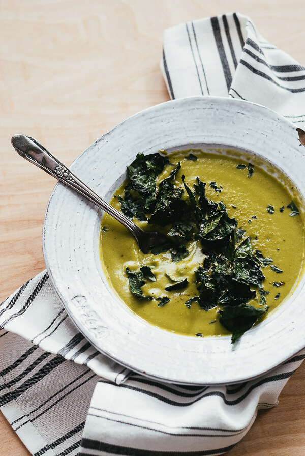 kale cauliflower soup with kale chips // brooklyn supper