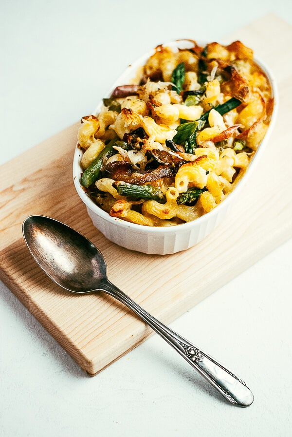 asparagus and caramelized onion mac and cheese // brooklyn supper