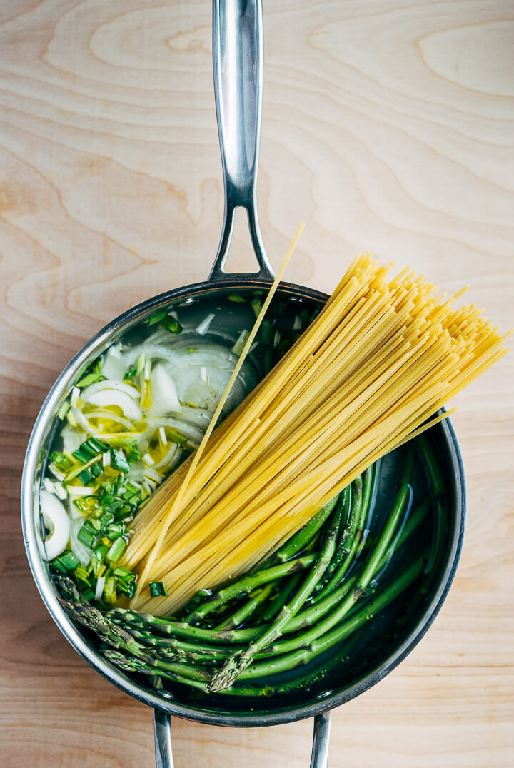 one-pot pasta primavera // brooklyn supper