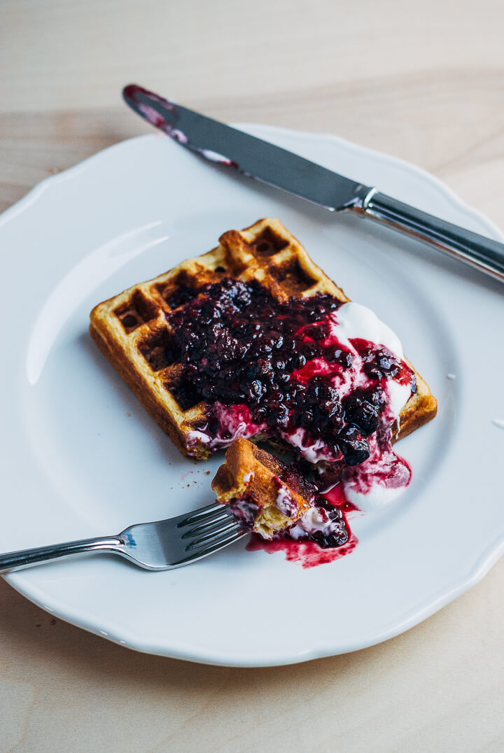 honey cornmeal waffles with blackberry syrup // brooklyn supper