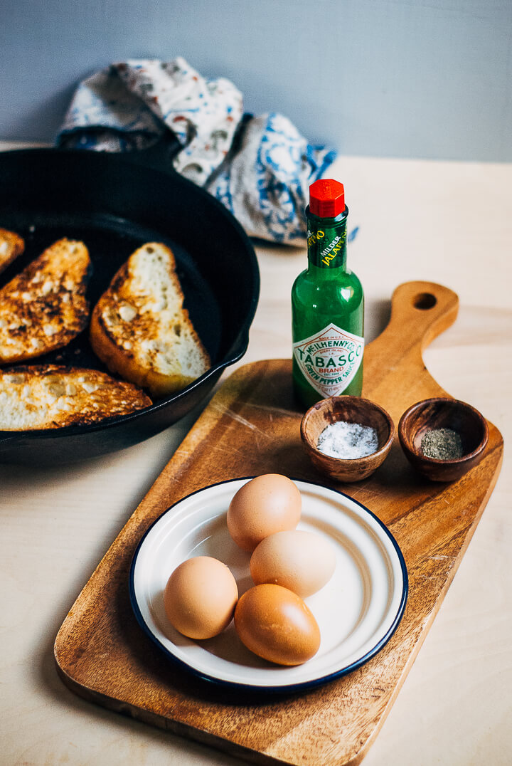 poached eggs, skillet toast and jalapeño fennel salad // brooklyn supper