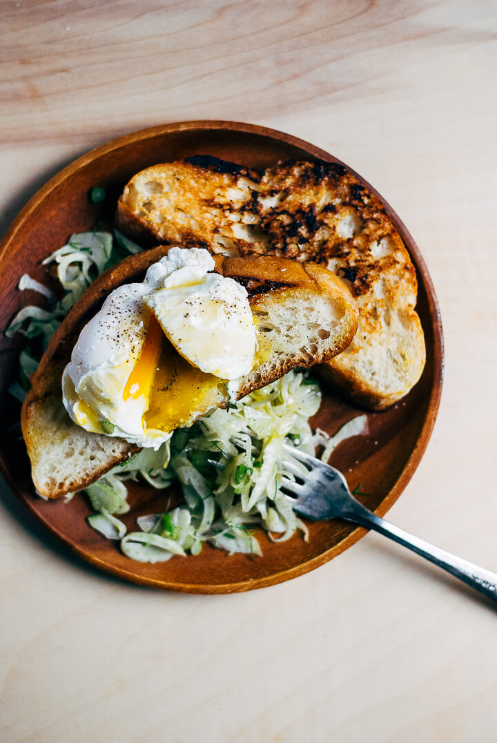 poached eggs, skillet toast and jalapeño fennel salad // brooklyn supper