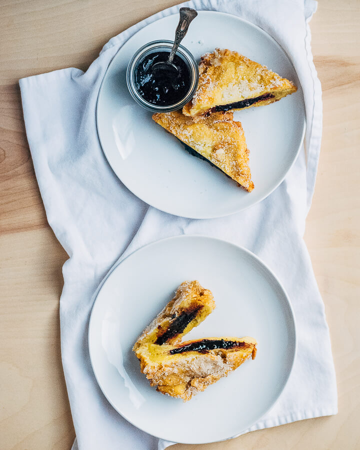 concord grape jelly sandwich donuts // brooklyn supper