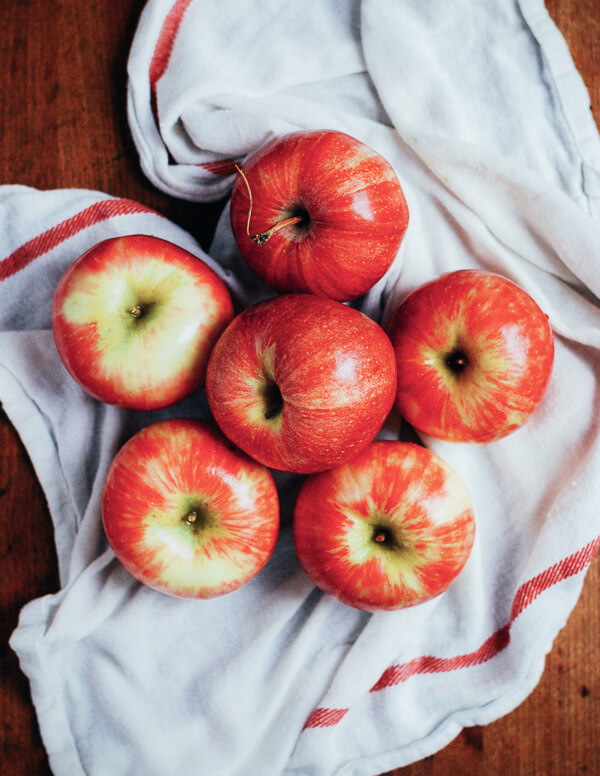 Apples on a kitchen towel. 