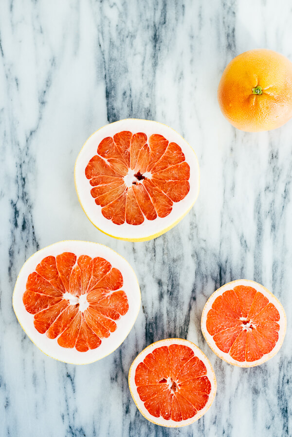 Sliced pomelo and grapefruit. 