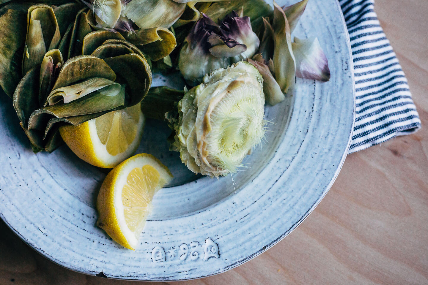 steamed artichokes with roasted garlic aioli // brooklyn supper