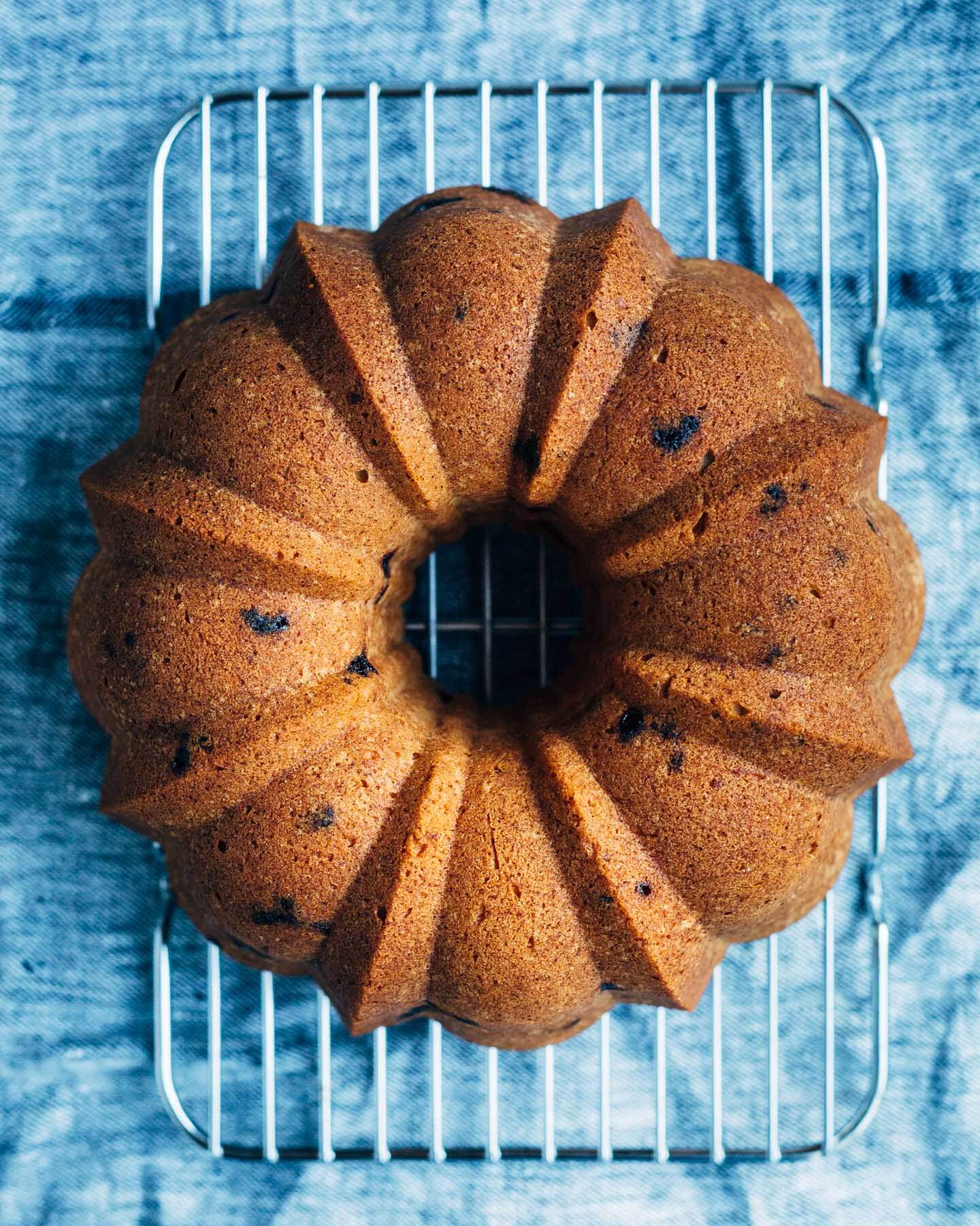 orange-cranberry bundt cake // brooklyn supper