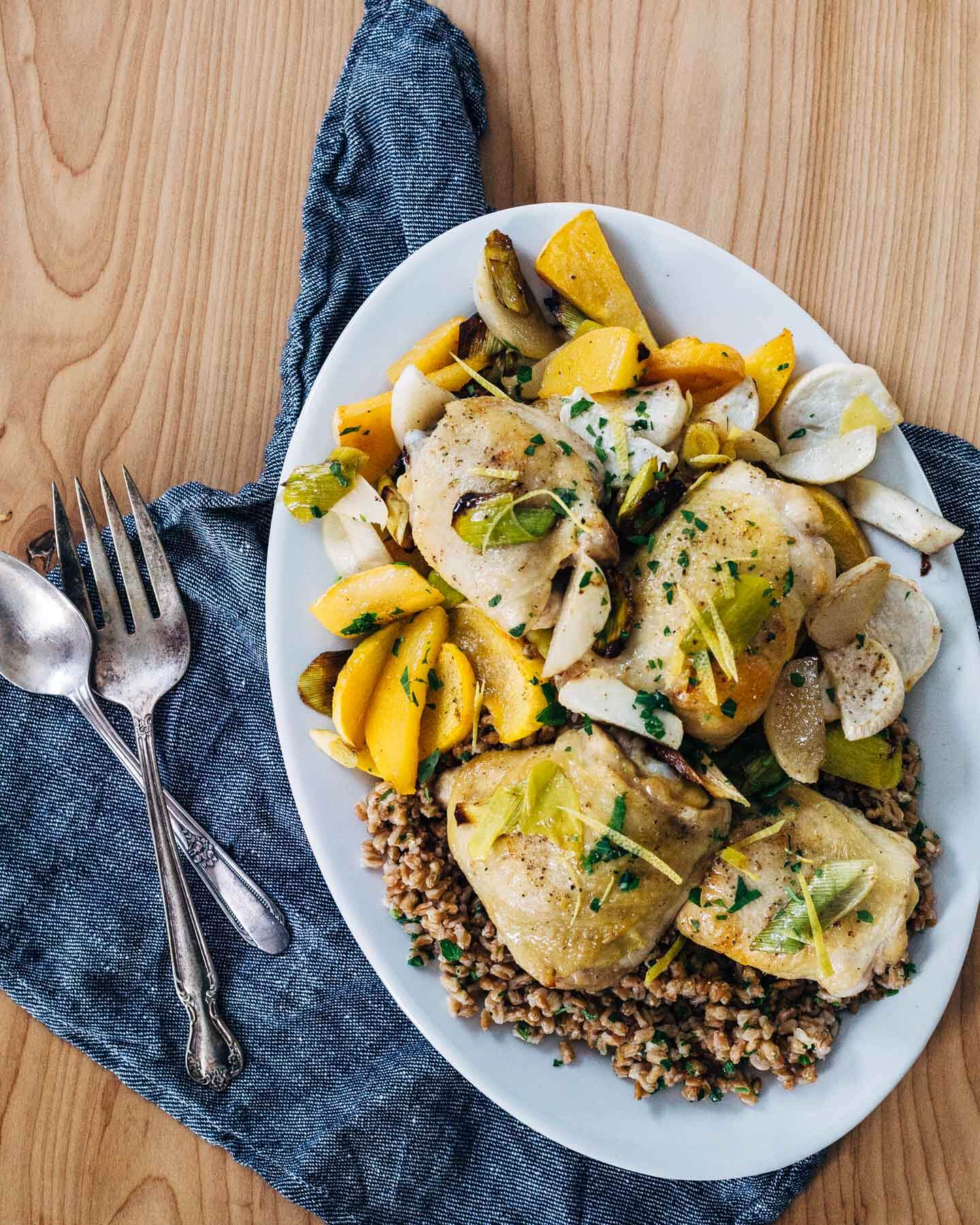 sheet pan roasted chicken and vegetables over herbed farro // brooklyn supper