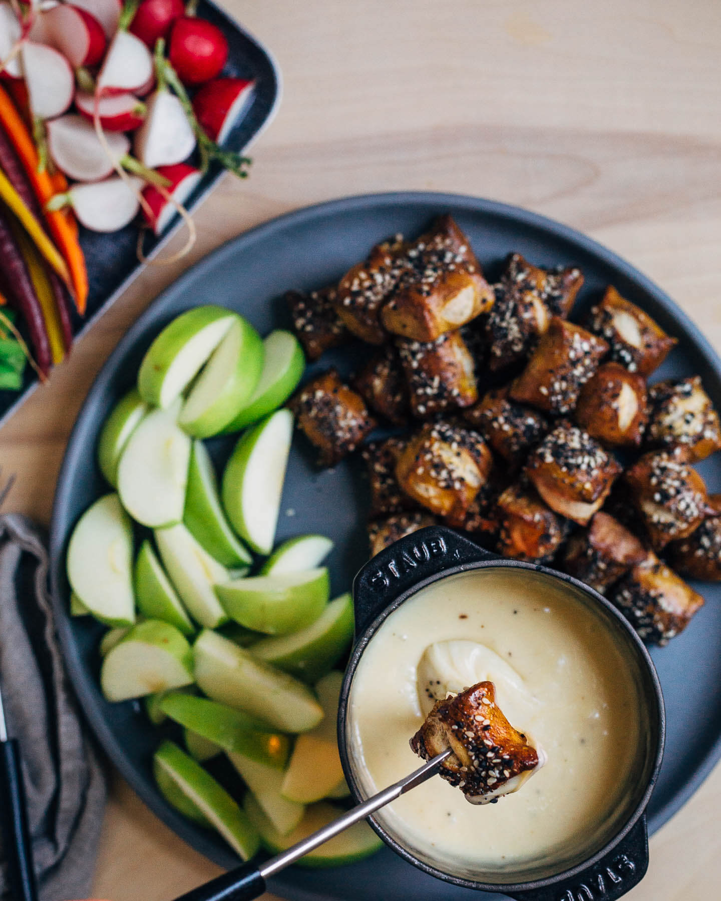 apple cider fondue with seeded rye pretzel bites // brooklyn supper