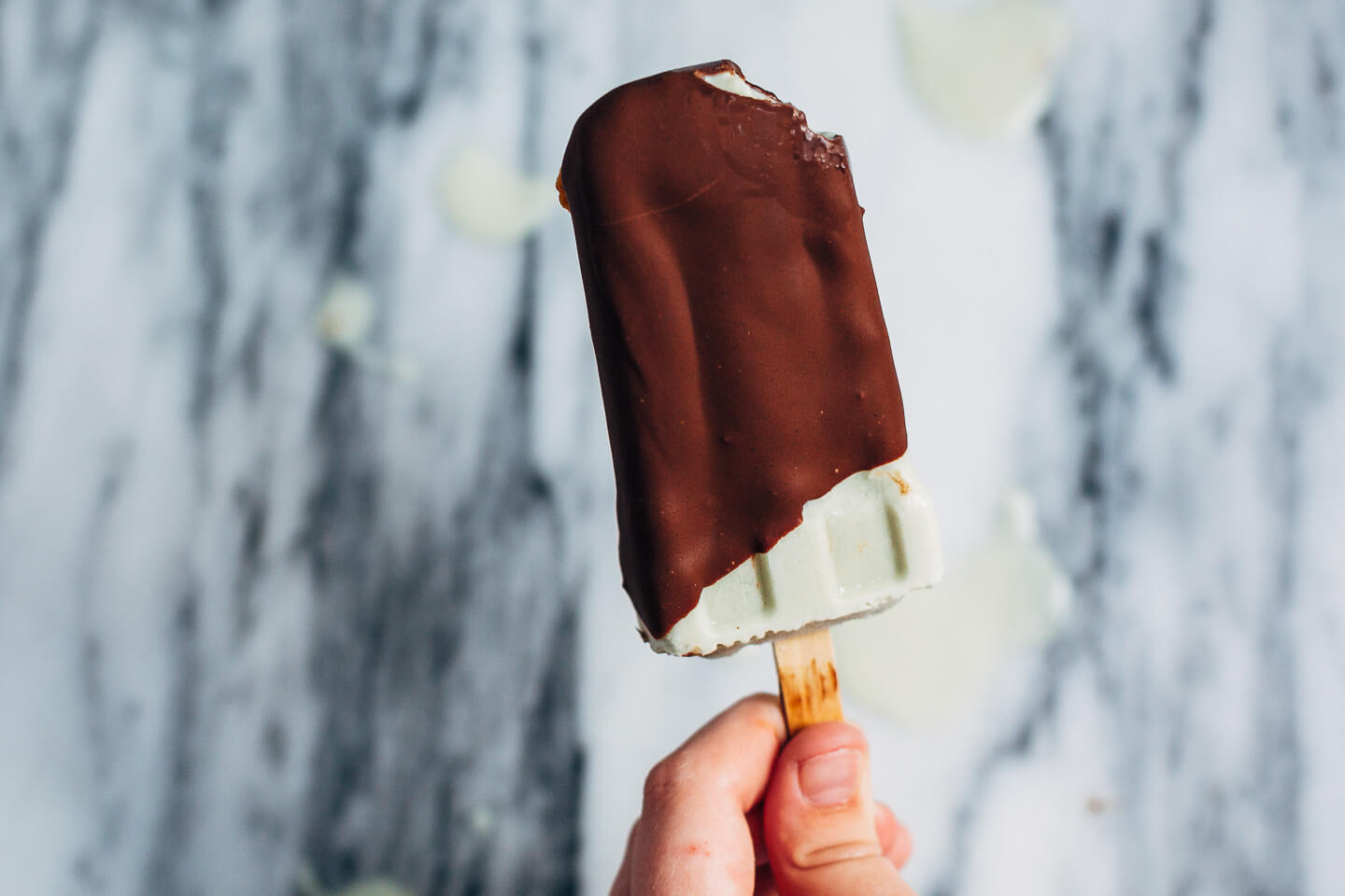 vegan mint chocolate dip popsicles // brooklyn supper