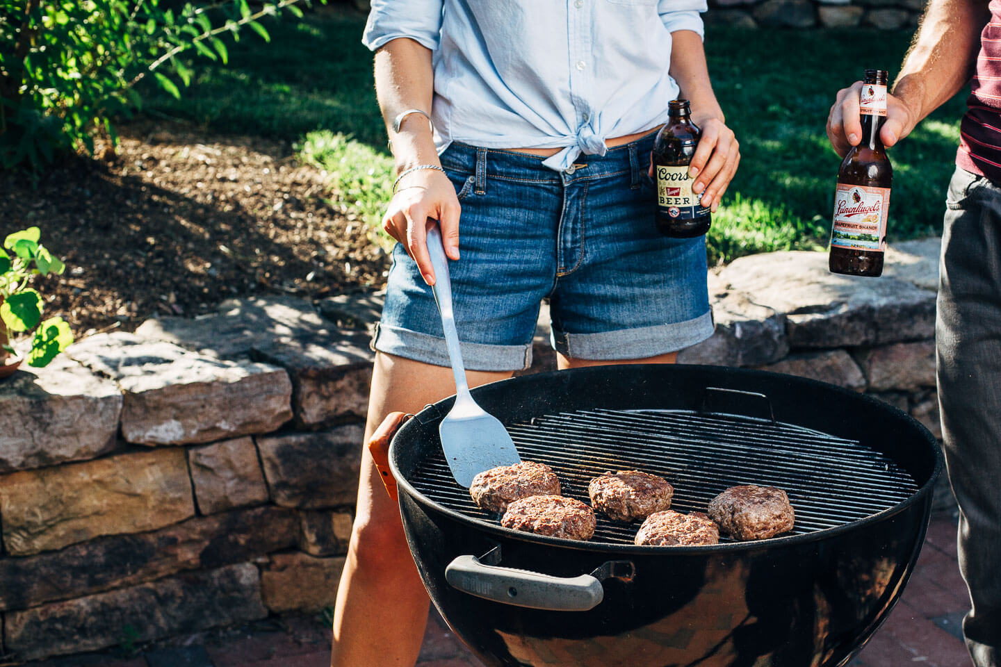 backyard burgers with friends // brooklyn supper