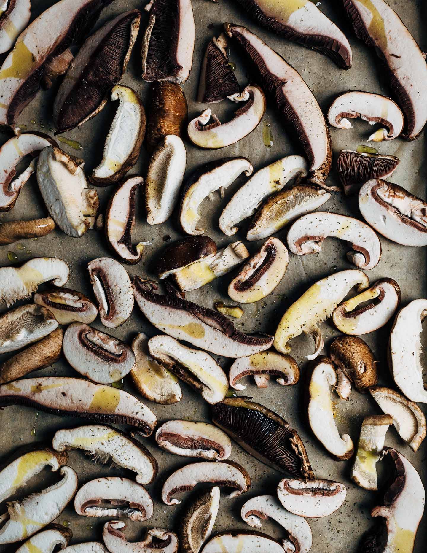 Sliced mushrooms, ready to roast. 